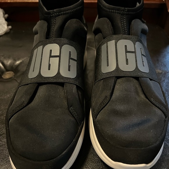 Uggs size 9 black - Picture 2 of 2